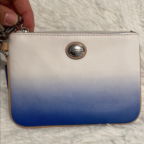 Coach Peyton Ombré White/Blue Wristlet - Picture 2 of 4